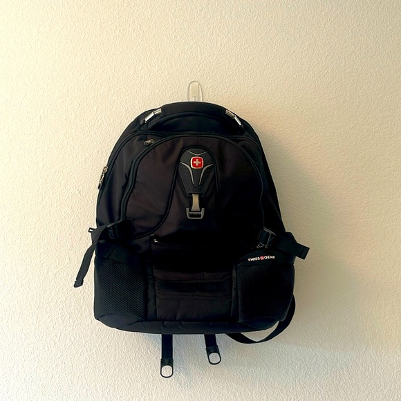 SwissGear ScanSmart Backpack - Picture 2 of 7